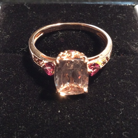 10 K ROSE GOLD PINK SAPPHIRE RING - Picture 3 of 8